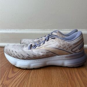 Women’s Brooks Glycerin 20 Running Shoes - Size 7 - Light Purple